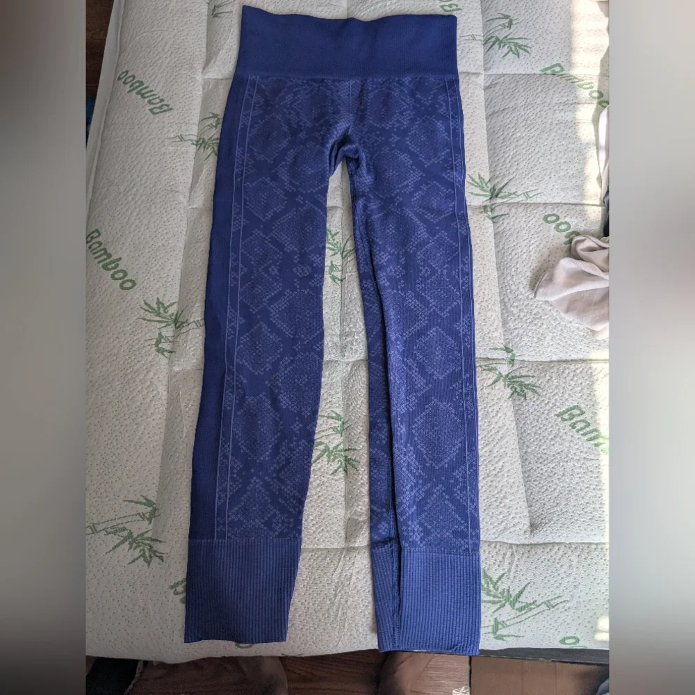 Lululemon Ebb to Street Heathered Sapphire Blue Snake Seamless Legging
